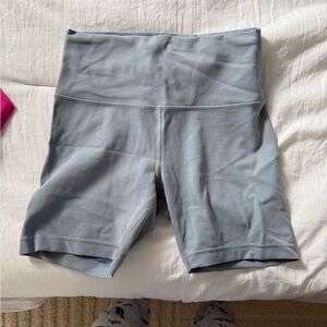 lululemon athletica Wunder Women's Light Blue Bike Shorts 6inch (8)